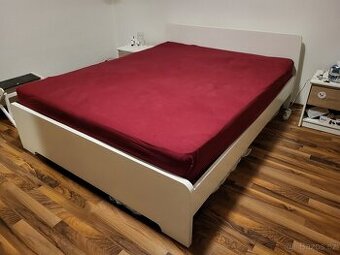 Postel Ikea ASKVOLL 200x160 + matrace ÅKREHAMN