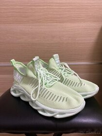 Zelené běžecké boty, velikost 46