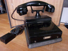 starožitný telefon na kličku MIKROPHONA Praha