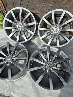 5x112 r18 Vw Passat B8 R line -Monterey