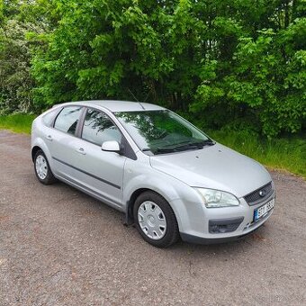 Ford Focus 1.6 74kw,poctivych 171tkm,klima