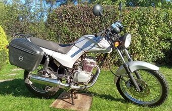 Rezervace do 20.6. - JAWA 125 TRAVEL