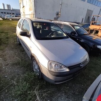 Opel Corsa 1.0i na díly