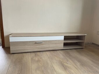 TV stolek