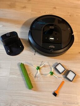 Roboticky vysavac Roomba I7