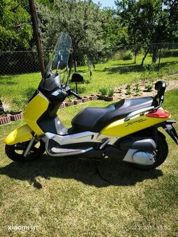 Yamaha x max 250