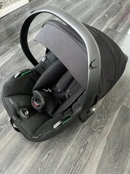 Avionaut Cosmo + Isofix základna IQ