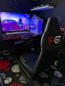 Závodní simulátor
