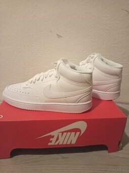 Nike nové tenisky 39 a 40 mám