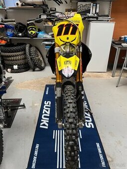 Suzuki RMZ 450 r.v.2025 Top stav 40mth