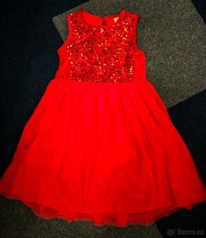 krásné slavnostní šaty pro holčičku