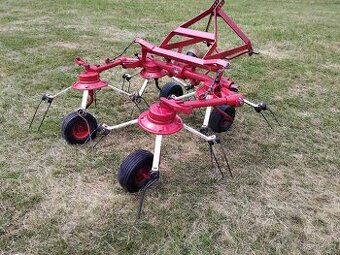 Prodám Nesený 4 rotorový obraceč Deutz-Fahr