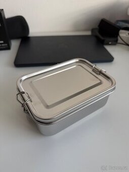 Minimalistická krabička na jídlo z nerezové oceli 850 ml