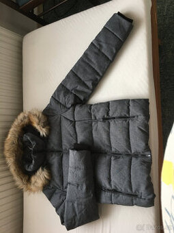 Prodám zánovní dívčí zimní bundu Fb Sister