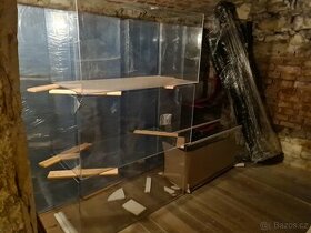 Prodam sklenene a plexi vitriny