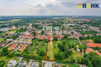 RD s 2 byty 3+1, garážemi, HK, ul. Zelená, pozemek... - 1