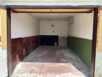 Litvínov, družstevní garáž na Pavlu - 1