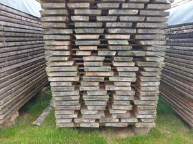 Smrkové a bukové řezivo + smrkové trámy+střešní latě