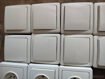 zásuvky a vypínače