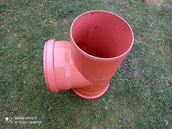 Kanalizační trubka