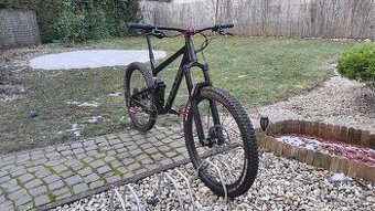 Trailové celoodpružené kolo Focus Jam 6.7