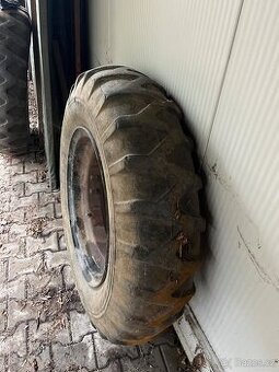 Prodám kompletní kolo Zetor 25N 11,25-24