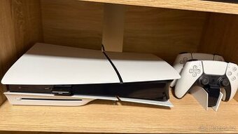 PS5, 18 měsíců v záruce , hry