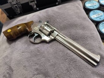 Krásný revolver alfa Flobert 661 stav nového