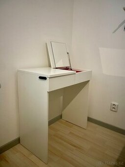 Kosmetický- toaletní  stolek