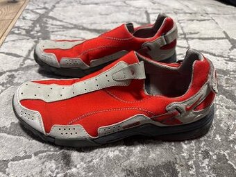 Nike nazouvaci top vel 43,5 27,5cm nošené