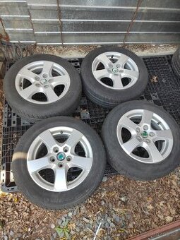 Prodám orig alu 14 Škoda Fabia 1 5x100 ET 43 letní pneu