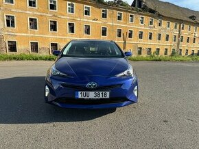 Toyota Prius 2016 1.8 hybrid, tažné,serviska, nízký nájezd - 1