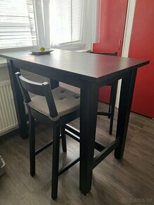 Prodám barový stůl Ikea + 2 ks barové židle Ikea