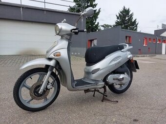 2005 KYMCO PEOPLE 125 ccm, nová STK, velký servis