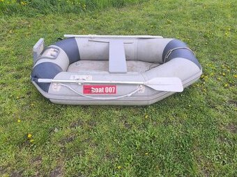 Člun BOAT 007