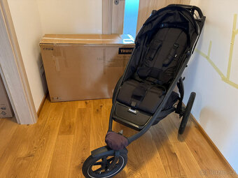 Kočárek Thule Urban Glide 2 Black 2022 + korbička + přísluš.