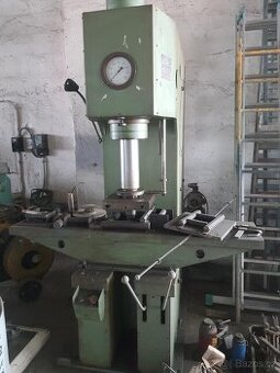 Hydraulický lis Rusko 160 - 1