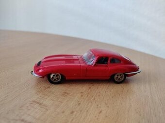 Retro umělohmotné autíčko KDN Jaguar [ECHELLE 1/43]