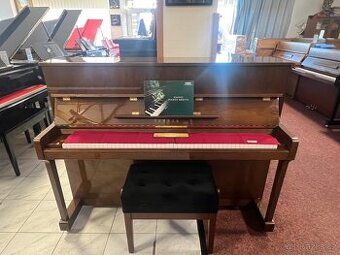 Akustické piano Yamaha P116, made in England, záruka 5 let.