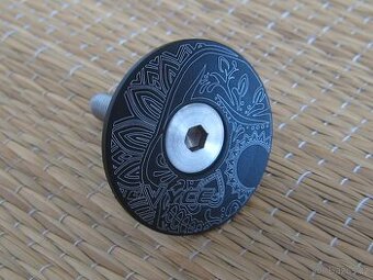 Nová hliníková krytka představce 1 1/8" VYCE Stem Cap