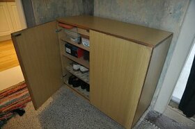 dřevěná skříňka - 1