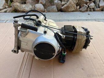 Motor Pitbike 125