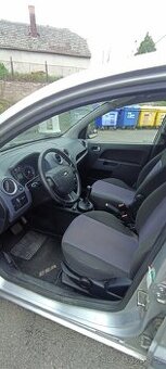 Ford Fusion 1.6 tdi 2008 50kw,,automat ,na ND nebo opravu