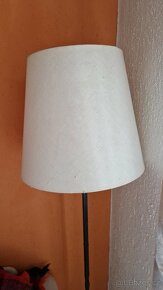 Lampa kovaná se stínítkem