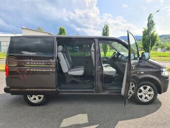 VW CARAVELLE T5 2.0 TDi 103-KW KLIMA 9-MÍST SERVISK 218TKM