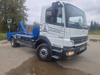 Mercedes Atego 1218 hákový nosič kontejnerů
