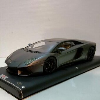 1:18 MR Lamborghini Aventador LP720-4 (Matte Grigio Silverst