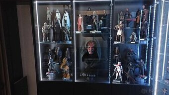 Sideshow - Vitríny BESTA