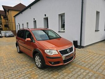 Touran 2,0TDi 103 KW DSG 2008 Cross 7 MÍST, DAC. TZ STK