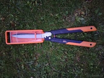 Nůžky na živý plot Fiskars - 1
